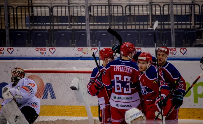 Экстралигу ждёт революция, «Юность» повела в серии с «Шахтером», белорус претендует на драфт НХЛ - всё за вчера