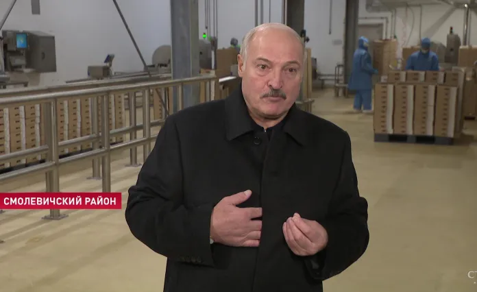 Александр Лукашенко о зрителях на матчах: Хотите – приходите. Нет – значит нет. 10 дней прошло – все живы и здоровы