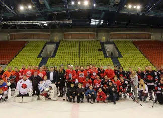 «Бобруйск» закрыл сезон матчем с любителями хоккея