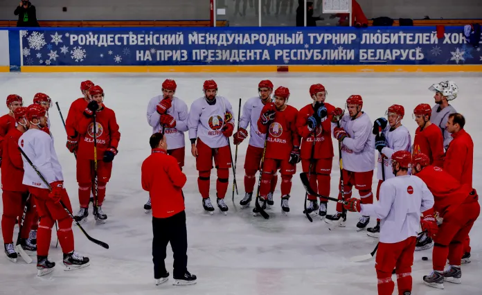 Сборная Беларуси поднялась в рейтинге и узнала соперников на Олимпиаде, «Юность» усилилась игроком КХЛ - всё за вчера