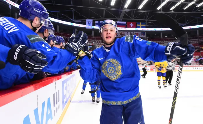Казахстанские хоккеисты перестанут считаться легионерами в КХЛ