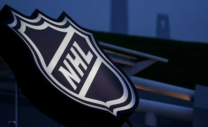 НХЛ не разрешит клубам подписывать новых игроков в текущем сезоне