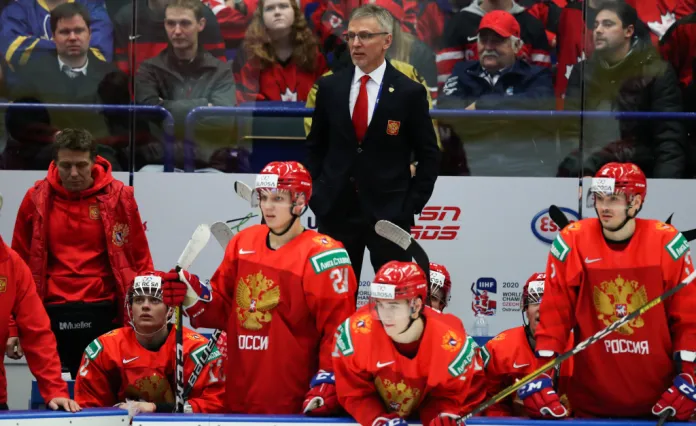 Легендарный советский хоккеист официально возглавил молодежную сборную России