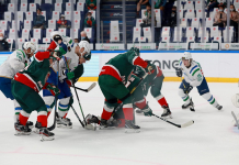 «Салават Юлаев» проиграл «Ак Барсу», Коробов и Лисовец соорудили гол