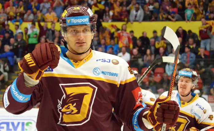 Белорусский хоккеист поддержал «Йокерит», который не прилетел на матч с минским «Динамо»