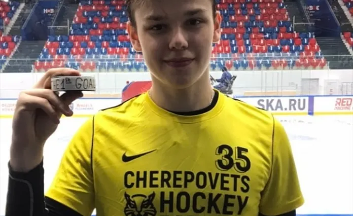 18-летний белорус забросил первую шайбу в МХЛ