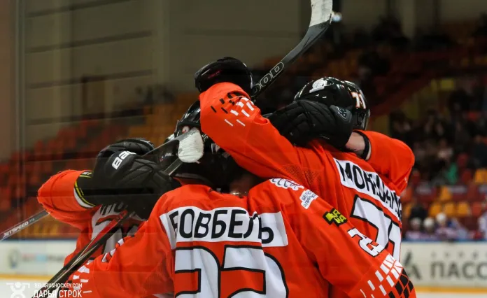 В Экстралиге «А» новый лидер, первый матч Шостака в сезоне КХЛ, эмоции белорусов после драфта НХЛ - всё за вчера