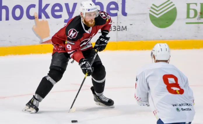 «БХ»: Сразу три белорусских хоккеиста продолжат карьеру в украинском «Краматорске»