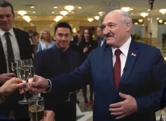 Басков и Захаров снялись в новогоднем обращении Лукашенко