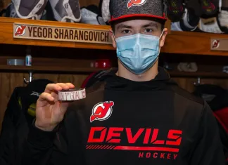Егор Шарангович поделился эмоциями после дебютной шайбы в НХЛ