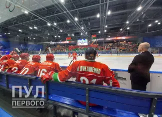 На матче Александра Лукашенко болельщики устроили перфоманс