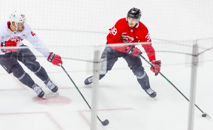 Егор Шарангович надеется подписать новый контракт в НХЛ