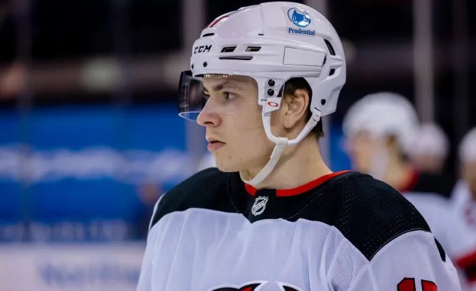 Егор Шарангович вошёл в пятерку лучших бомбардиров и снайперов среди всех новичков НХЛ