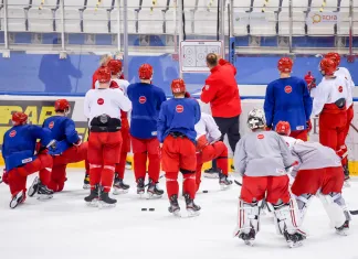 31 хоккеист сборной Беларуси под руководством Захарова продолжает подготовку к ЧМ-2021