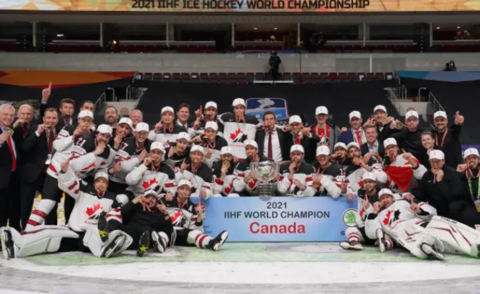 Канада выиграла золото ЧМ-2021, Беларусь узнала соперников на ЧМ-2022, Кубок Гагарина едет в Минск - всё за вчера