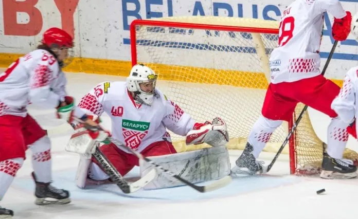 27 хоккеистов приступили к работе в кэмпе юниорской сборной Беларуси