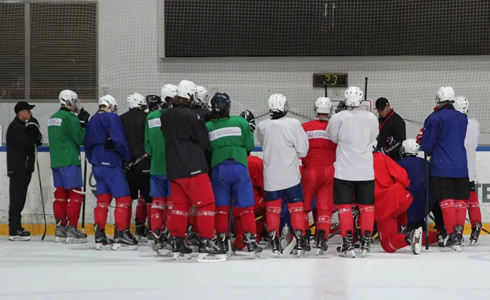 На первый сбор юношеской сборной Беларуси вызвано 29 хоккеистов