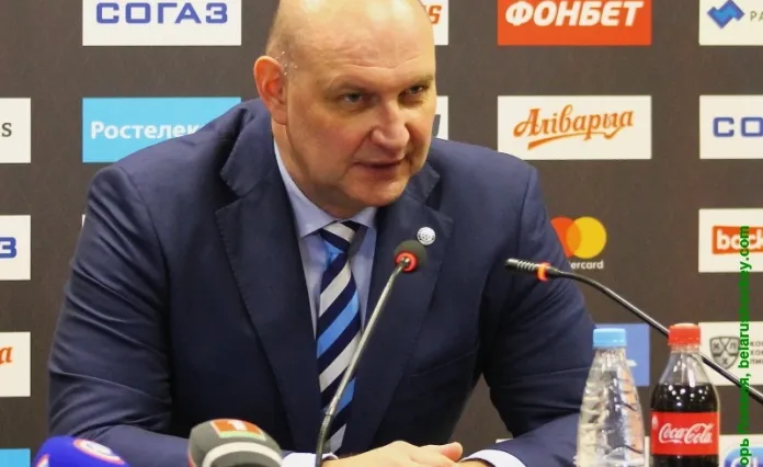 ХК «Адмирал» до сих пор не расплатился с белорусским тренером