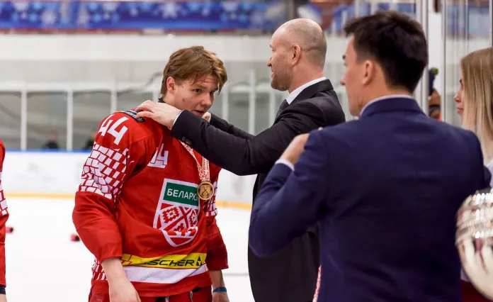 ⚡ Защитник юниорской сборной Беларуси выбран в третьем раунде драфта НХЛ