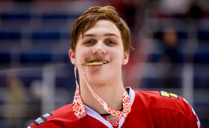The Athletic: При должном развитии Климович способен заиграть в топ-9 команды НХЛ