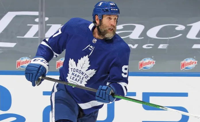 Легендарный 42-летний канадец хочет перейти в топ-клуб НХЛ