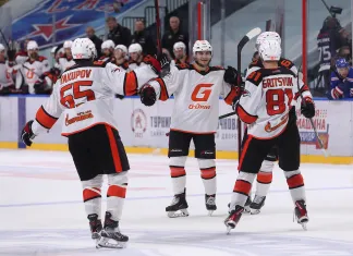 «Авангард» в стартовом матче нового сезона КХЛ в сухую обыграл ЦСКА