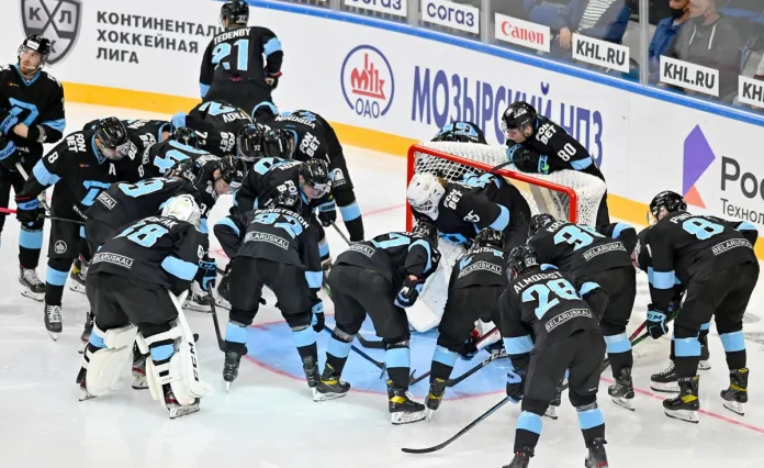 25 хоккеистов минского «Динамо» отправились на вторую выездную серию