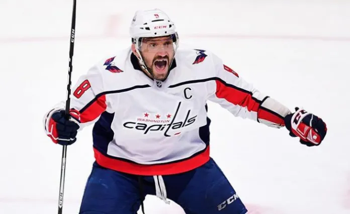Александр Овечкин признан первой звездой октября в НХЛ