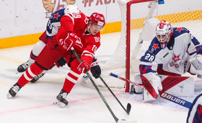 Бэкхэнд Дроздова – в топе лучших шайб КХЛ в октябре от молодых хоккеистов