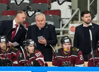 Заслуженный тренер Беларуси призвал КХЛ остановить сезон