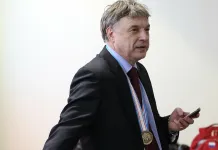 Юрий Новиков поддержал решение КХЛ не останавливать чемпионат
