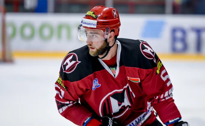 Белорусский хоккеист завершил карьеру в 28 лет