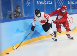 Стало известно, почему женские сборные России и Канады провели матч Олимпиады в масках