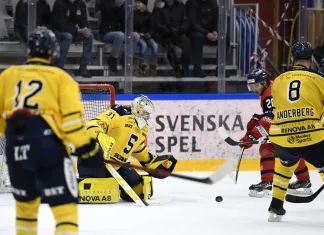 Никита Толопило провёл очередной матч в чемпионате Швеции