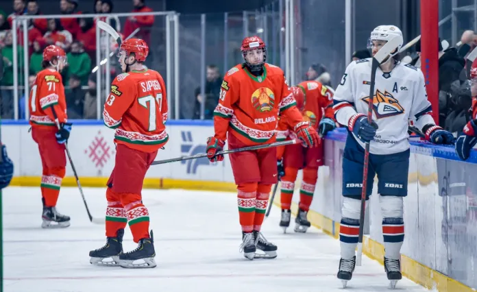 «Магнитка» взяла реванш у сборной Беларуси, Шарангович разыгрался в НХЛ - всё за вчера