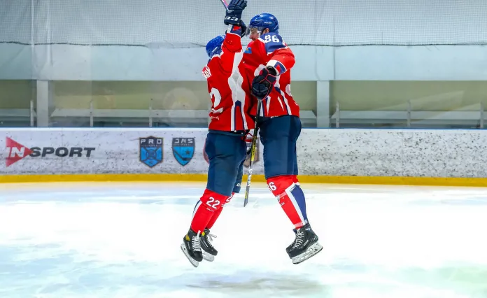 Данила Карабань забросил первую шайбу в плей-офф чемпионата Казахстана