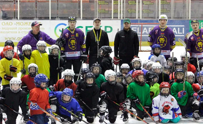 Хоккеисты «Могилева» провели мастер-класс для местных учащихся СДЮШОР