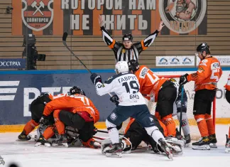 Семь хоккеистов не сыграют в пятом матче серии «Металлург» - «Шахтер»