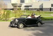 Дмитрий Басков приехал на церемонию закрытия на ретро-автомобиле